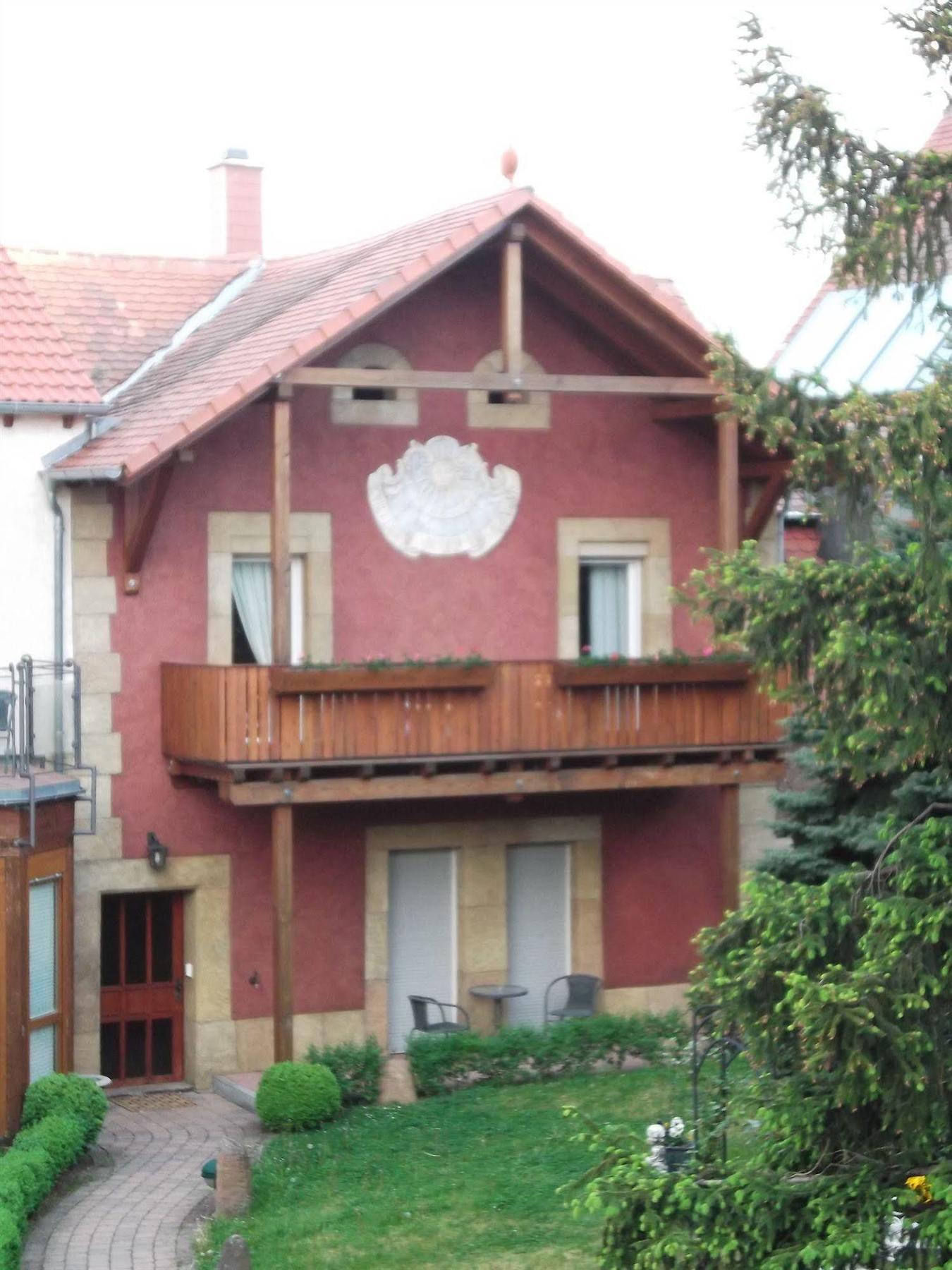 Gutshof Ziegelhuette Hotel Edenkoben Exterior photo